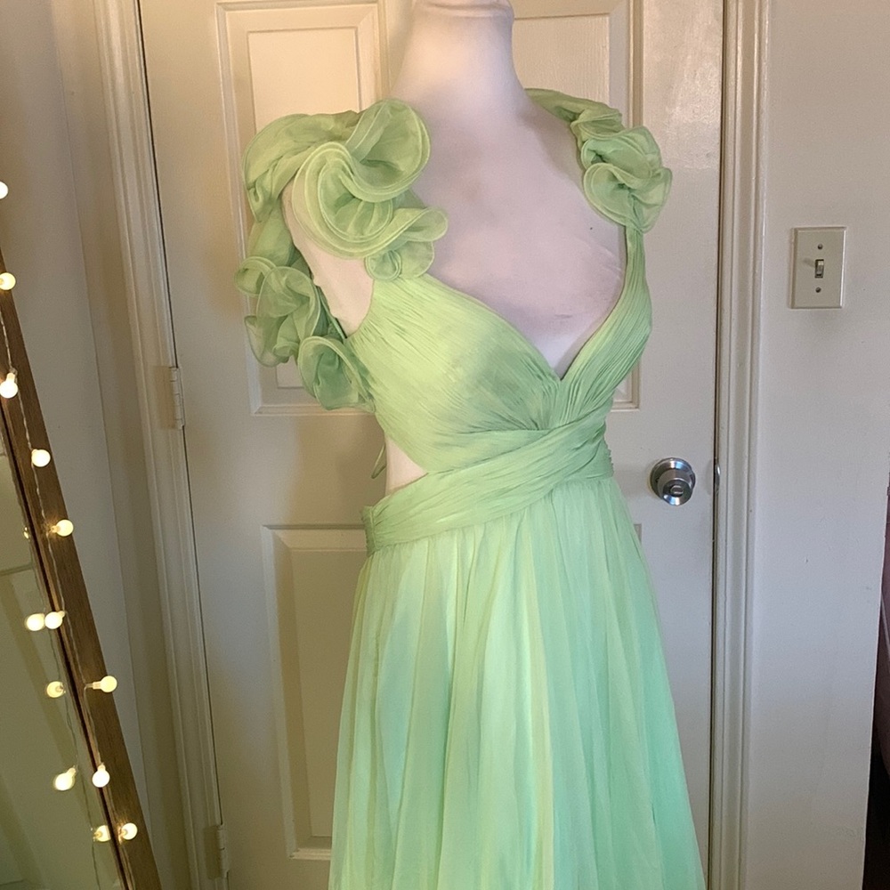 MAC DUGGAL
Ruffle Tiered Cut-Out Chiffon Gown Anthropologie - Picture 7 of 17